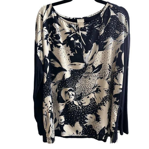 Chico’s size 3(XL/16) navy blue floral solid back top missing fabric/care tag - Picture 1 of 6